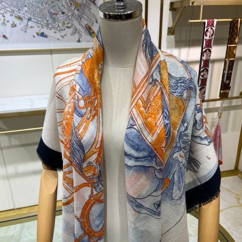 HH scarf