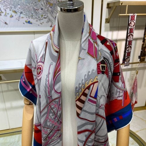 HH scarf