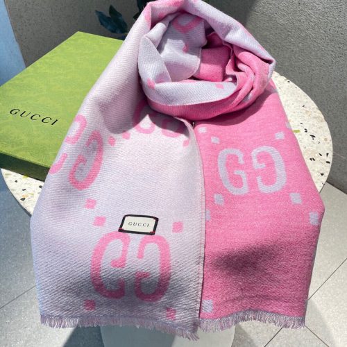 GG scarf