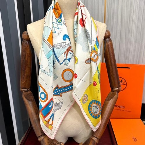 HH scarf