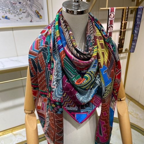 HH scarf