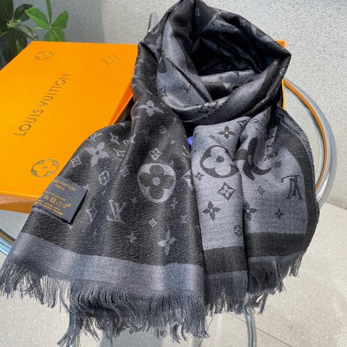 LL scarf