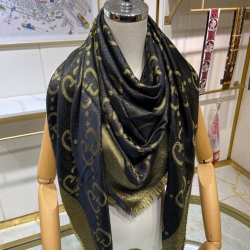 GG scarf