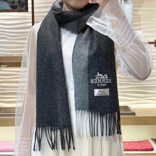 HH scarf