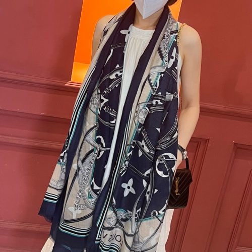 LL scarf