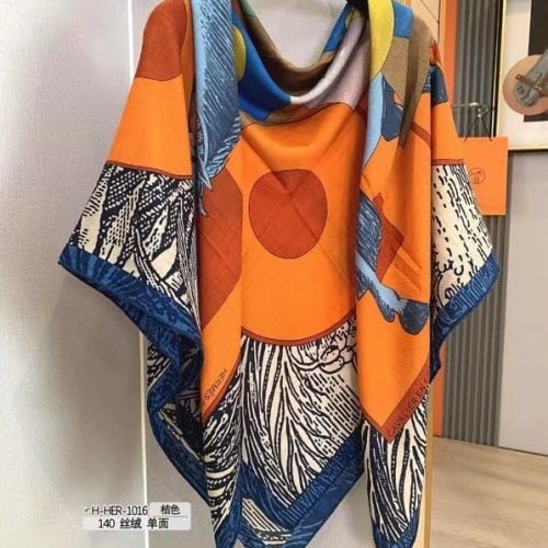 HH scarf