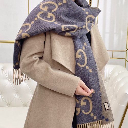 GG scarf