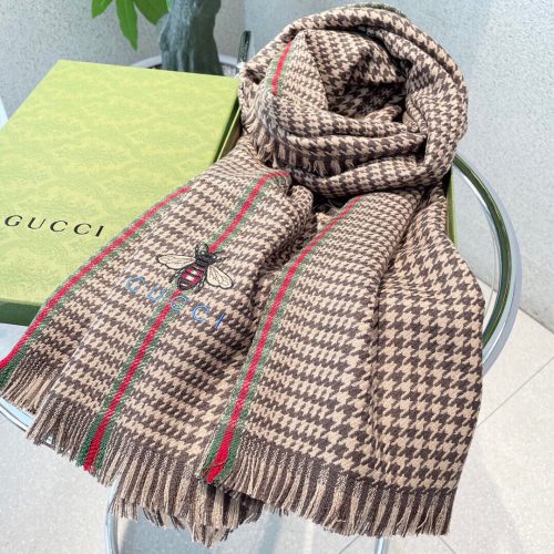 GG scarf