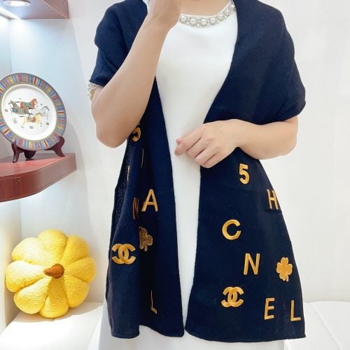 CH scarf