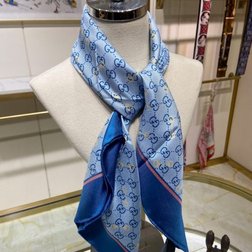 GG scarf