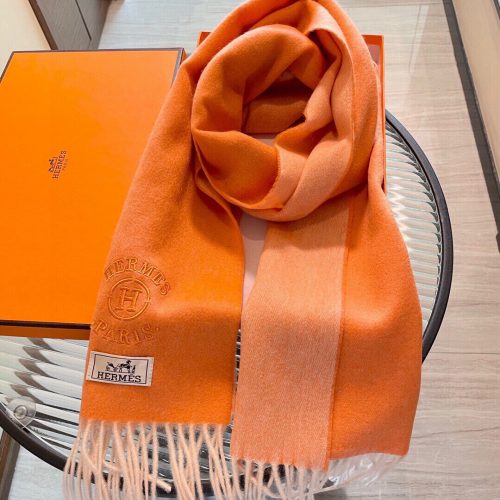 HH scarf