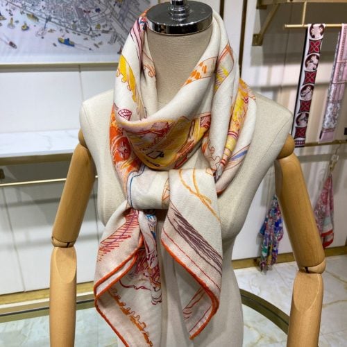 HH scarf