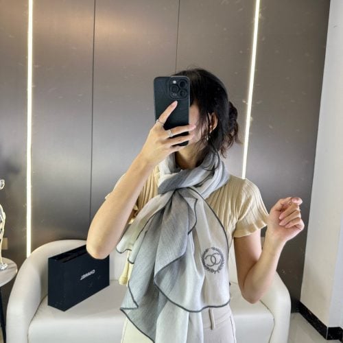 CH scarf