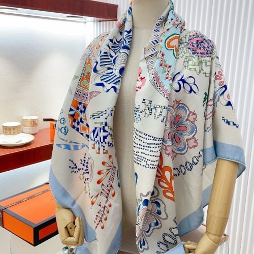 HH scarf