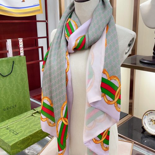 GG scarf