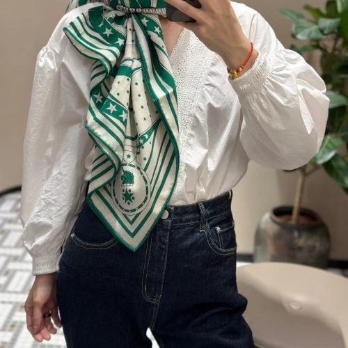 HH scarf
