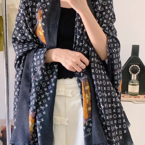 LL scarf