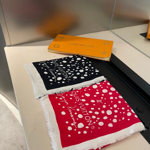 LL scarf