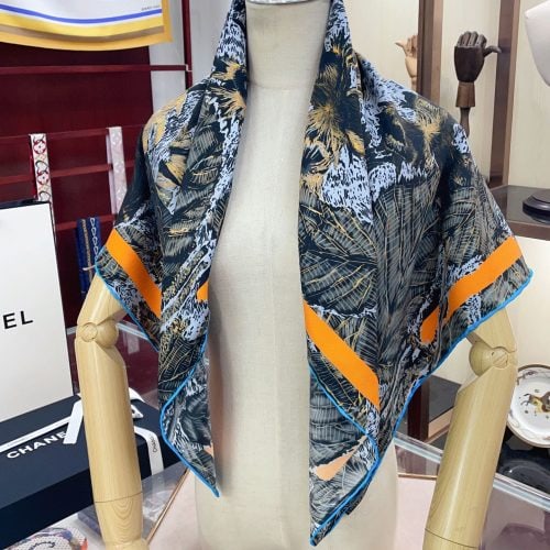 CH scarf