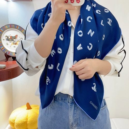 CH scarf