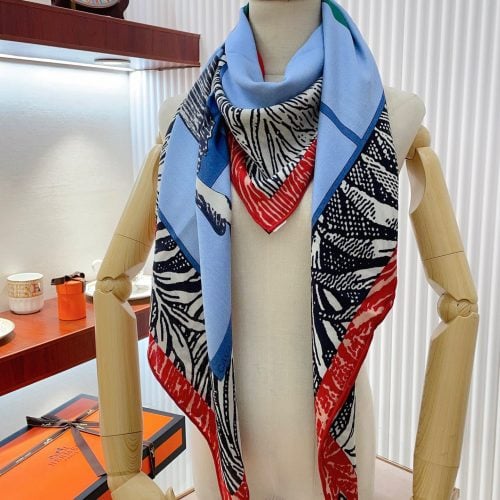 HH scarf
