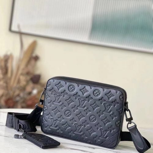 Fashionable leather bag for women