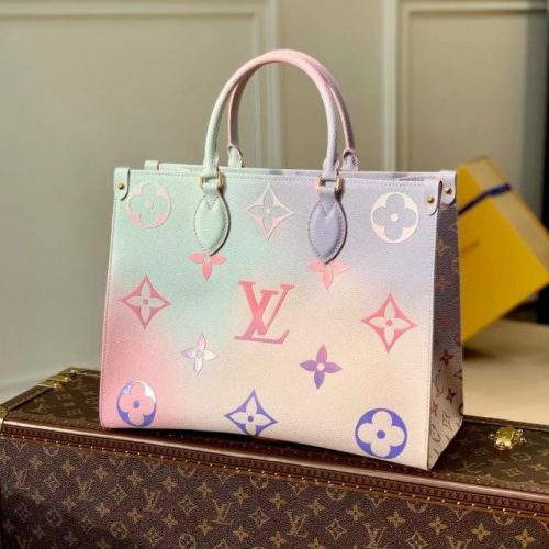 Fashionable leather bag for women