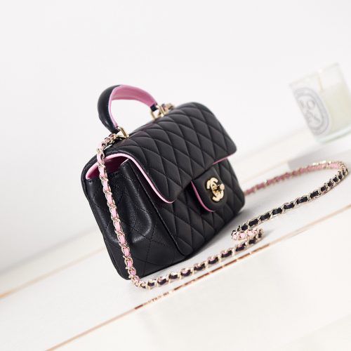 Fashionable leather bag for women