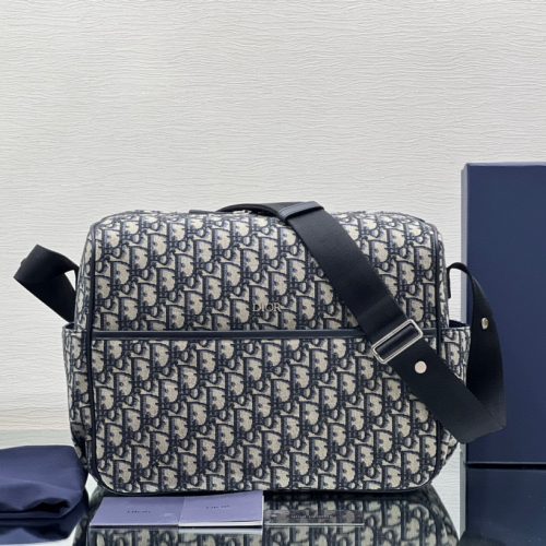 DD mother and baby wash bag
