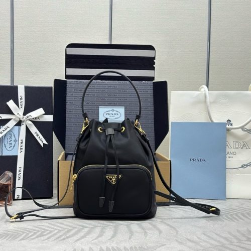 Bucket bag
