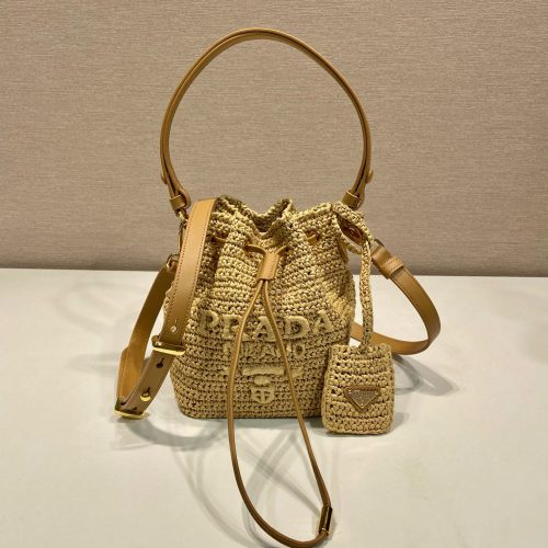 Straw woven bucket bag