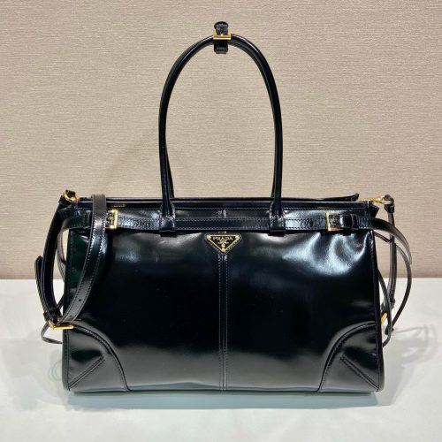 Handheld crossbody bag