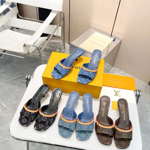 Cloth slippers