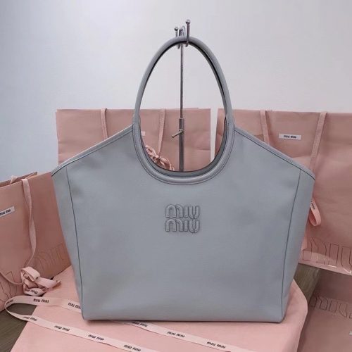 Mi's new Isetan limited edition tote bag