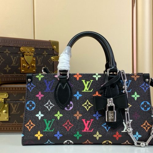 TM ONTHEGO EAST WEST CHAIN Handbag
