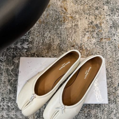 Minimal Leather Ballet Flats