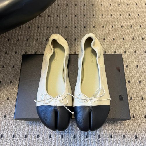 Minimal Leather Ballet Flats