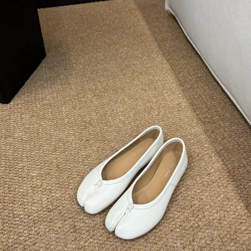 Tabi Split-Toe Ballet Flats